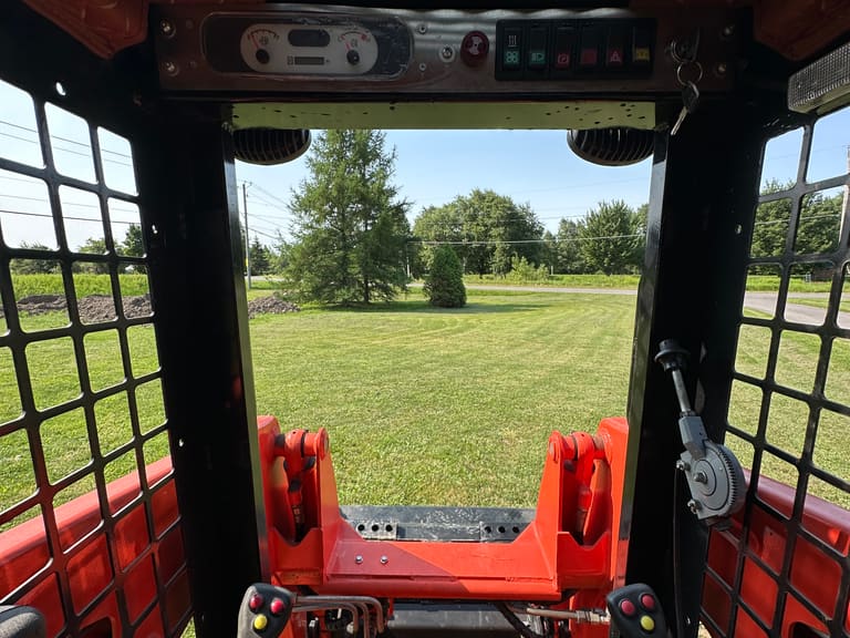 TK35 operator station, controls and instrument panel